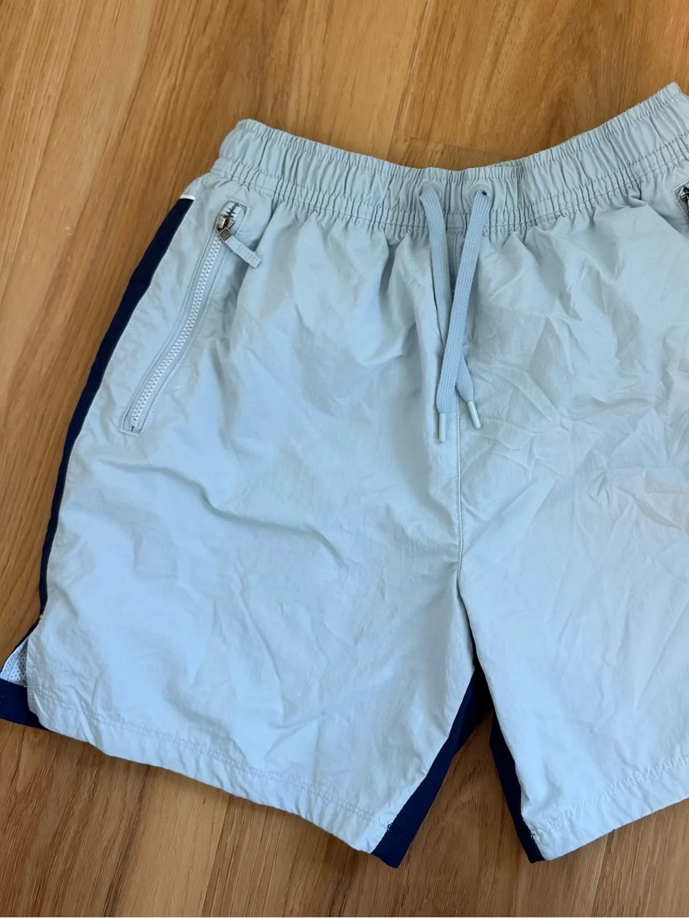 Nike sportswear Amplify woven shorts boys large